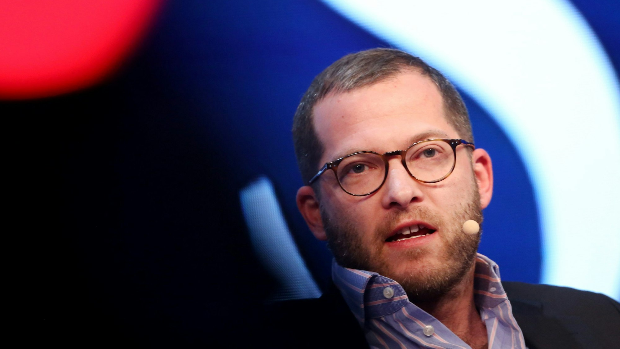 Julian Reichelt, damaliger „Bild“-Chefredakteur, beantwortet auf dem Kongress SpoBis Fragen des Fachpublikums. (Archivbild)