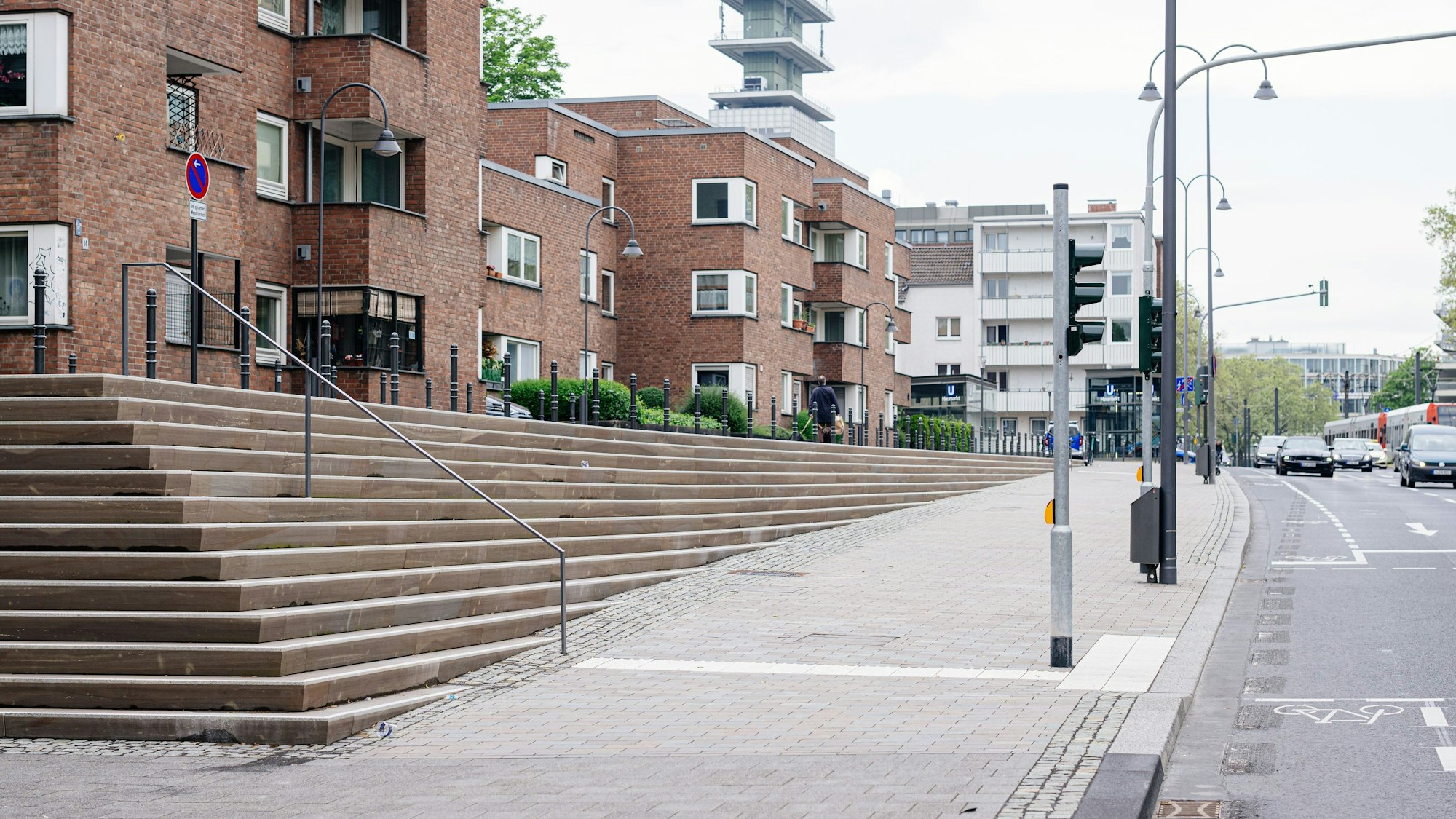 Die 90 Meter lange Freitreppe an der Pipinstraße.