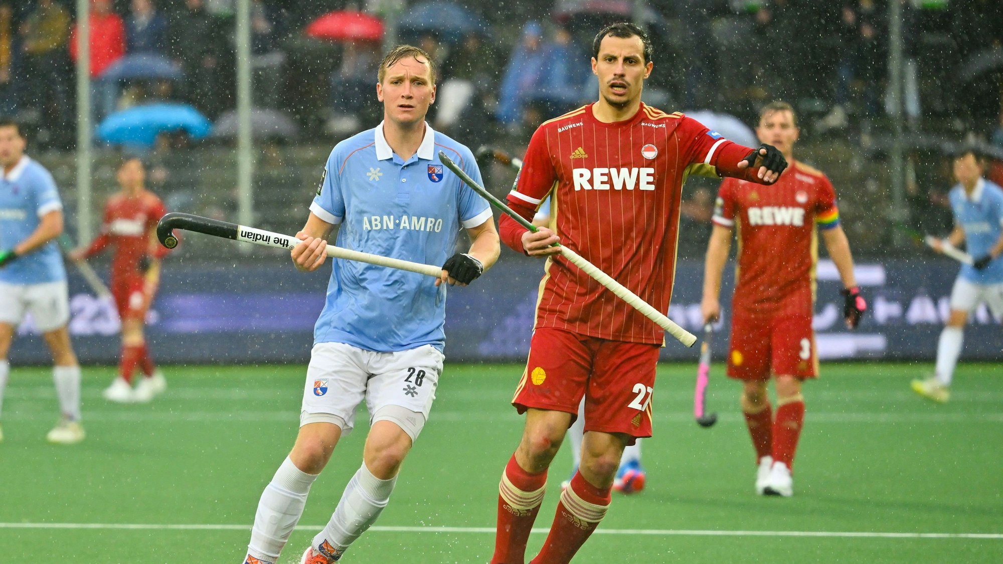 AMSTELVEEN, 10-04-2023, Wagener Stadion, Euro Hockey League 2023 Men. Floris Wortelboer and Timur Oruz during the game Bloemendaal - Rot-Weiss Koln. Bloemendaal - Rot-Weiss Koln PUBLICATIONxNOTxINxNED x20500649x Copyright: