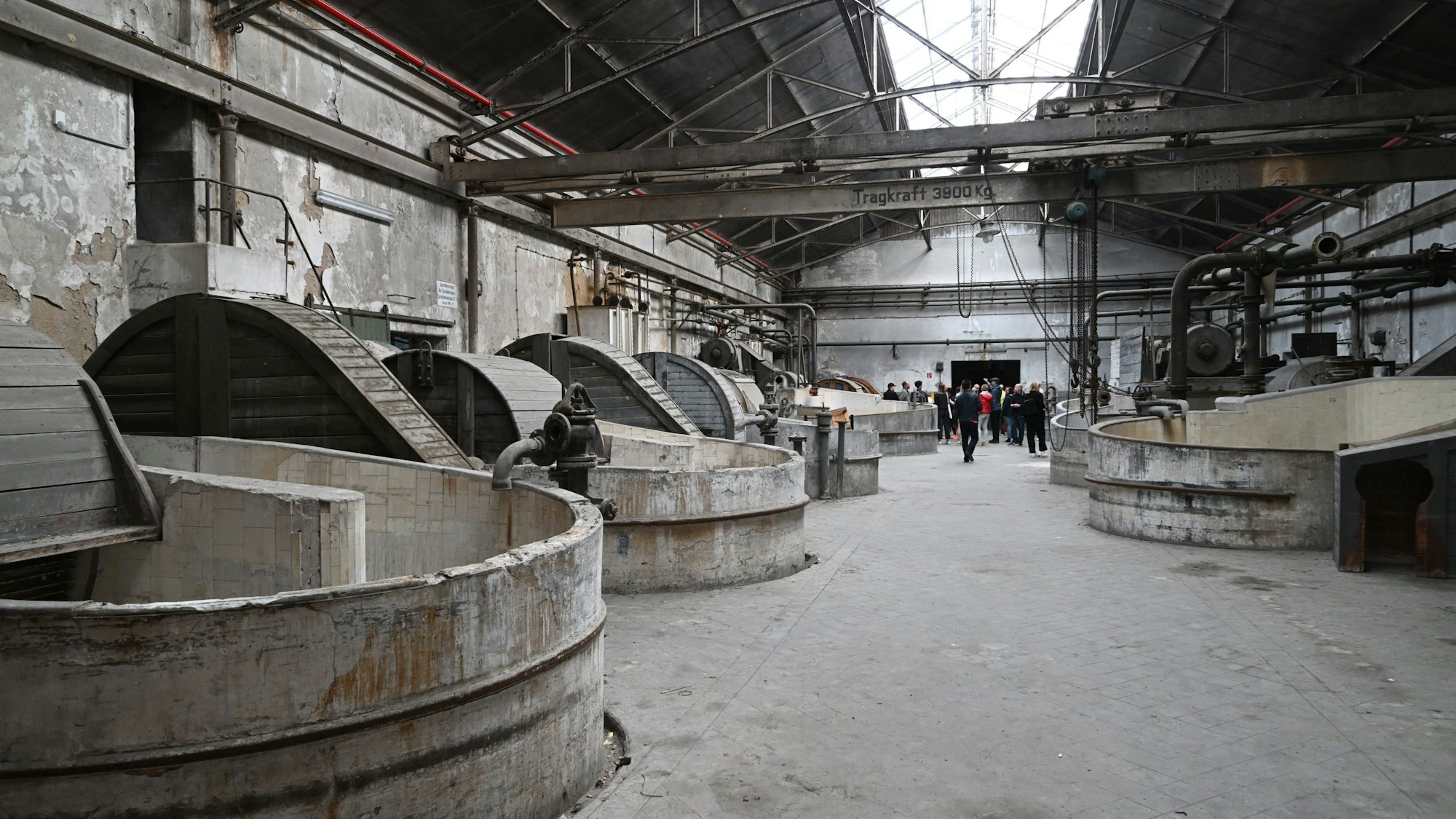 Das Foto zeigt eine Industriehalle auf dem Zanders-Gelände in Bergisch Gladbach.