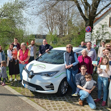 Die Carsharing-Initiative an der Steinbahn hat jetzt einen festen Standort mit Ladesäulen.
