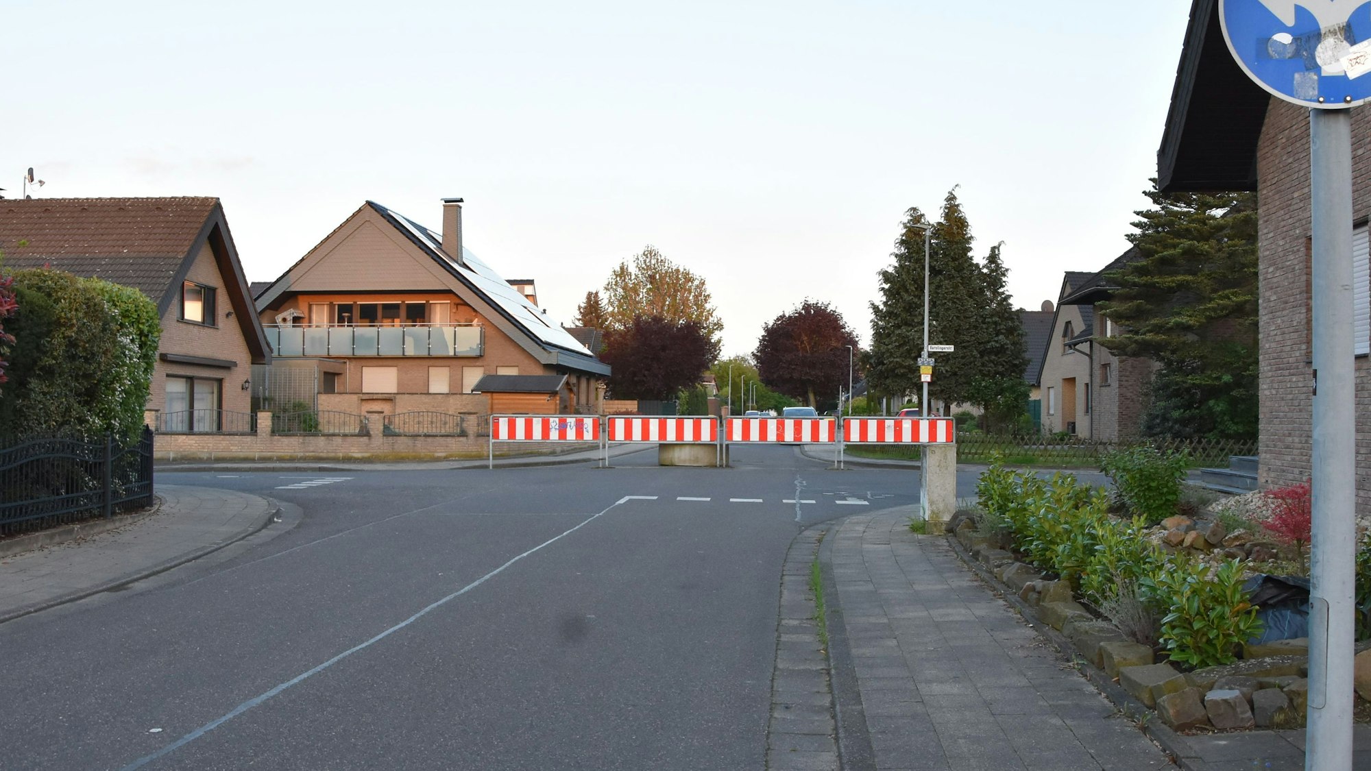 Sperrschranke auf der Alemannenstraße