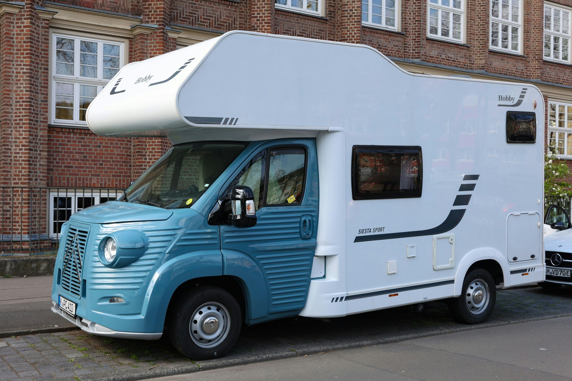Der umgebaute Citroen-HY ivon Tom Notermans.