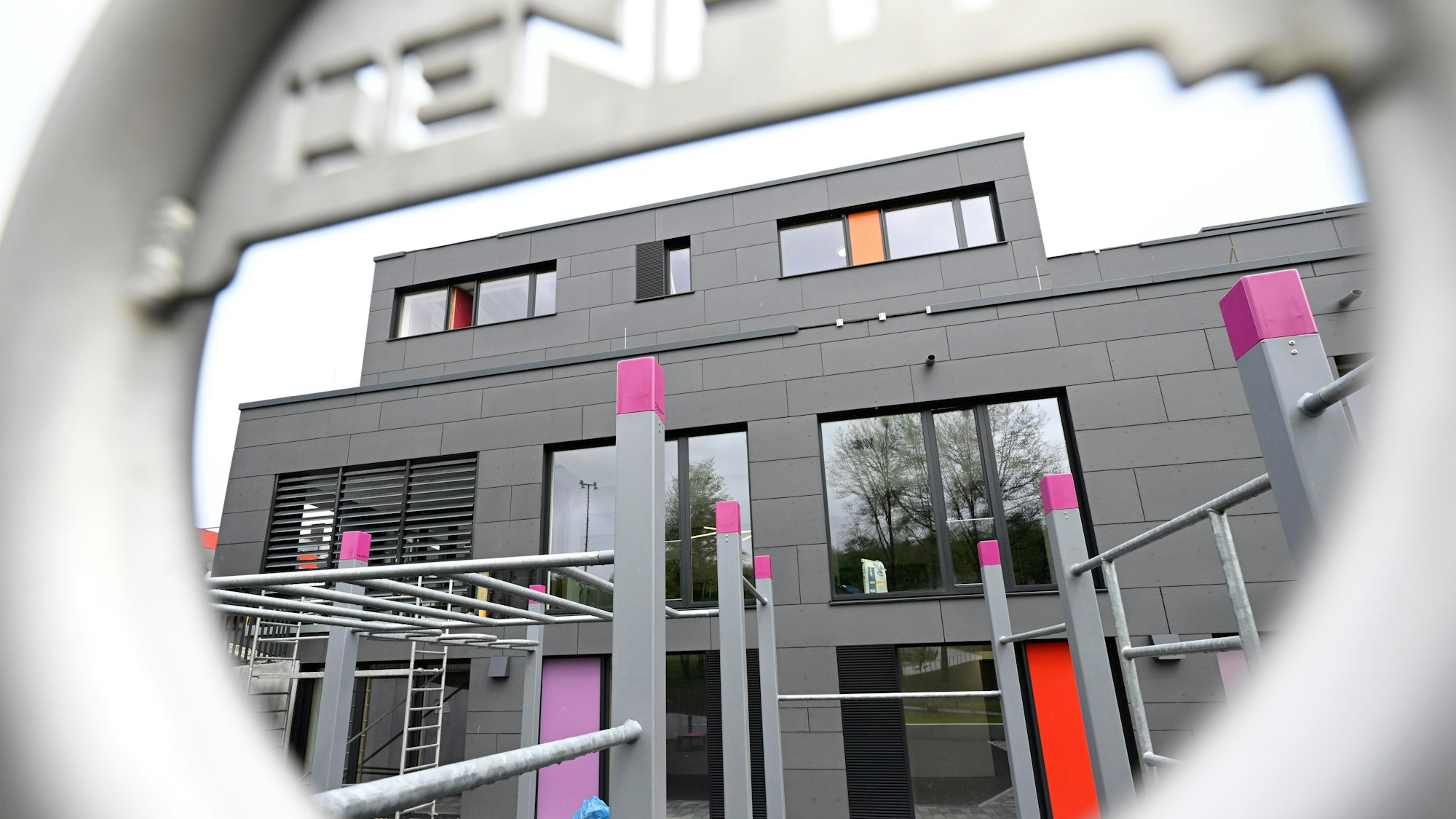 Der neugestaltete Schulhof.