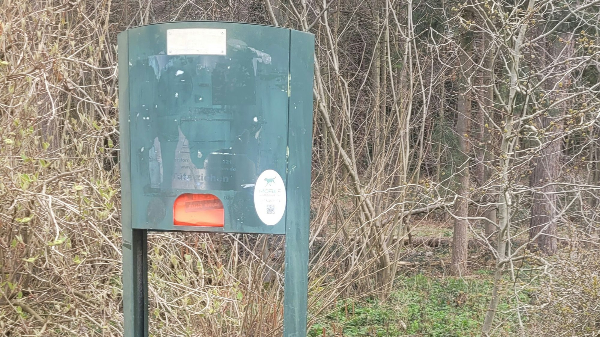 Hundekotbeutelspender in Köln-Rodenkirchen.