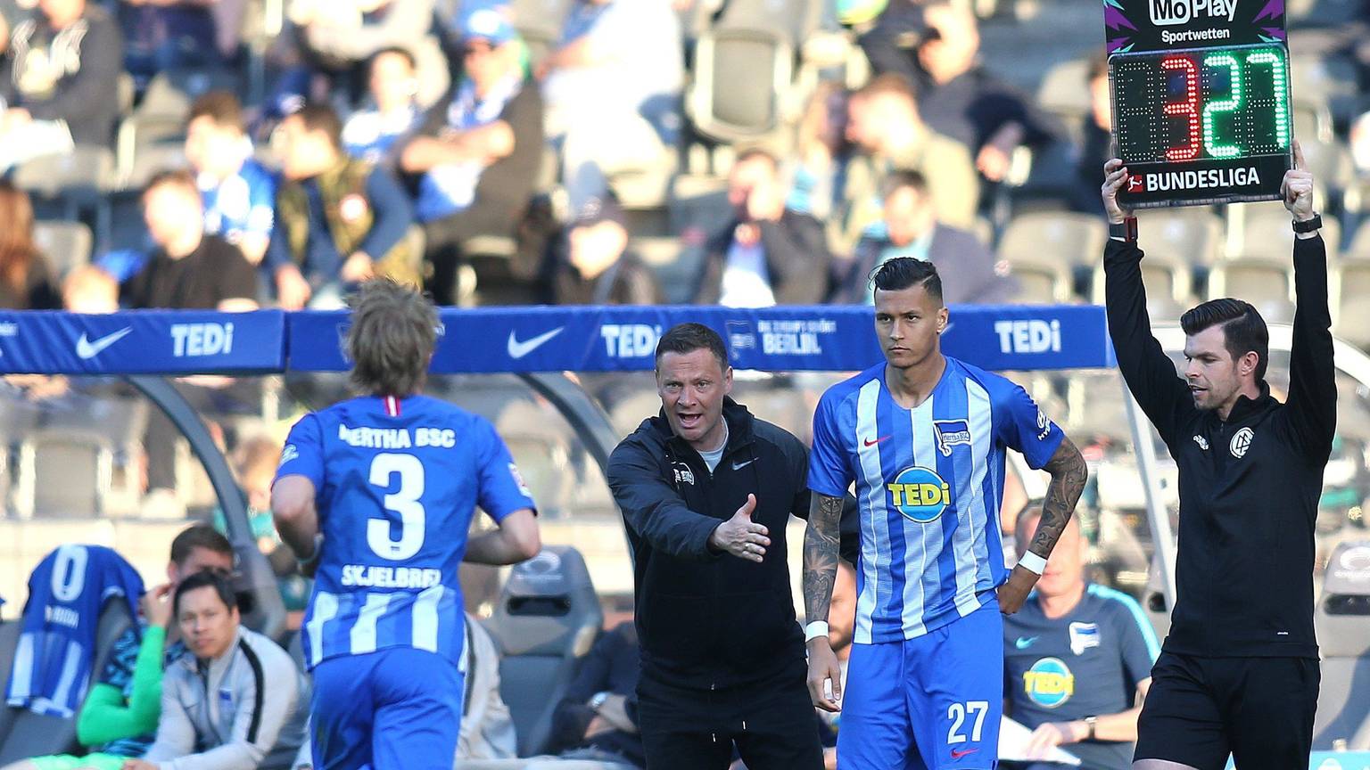 Zwei, die sich gut verstehen: Der ehemalige Berliner Stürmer Davie Selke (r.) erlebte unter Hertha-Trainer Pal Dardai seine bislang erfolgreichste Bundesliga-Saison.