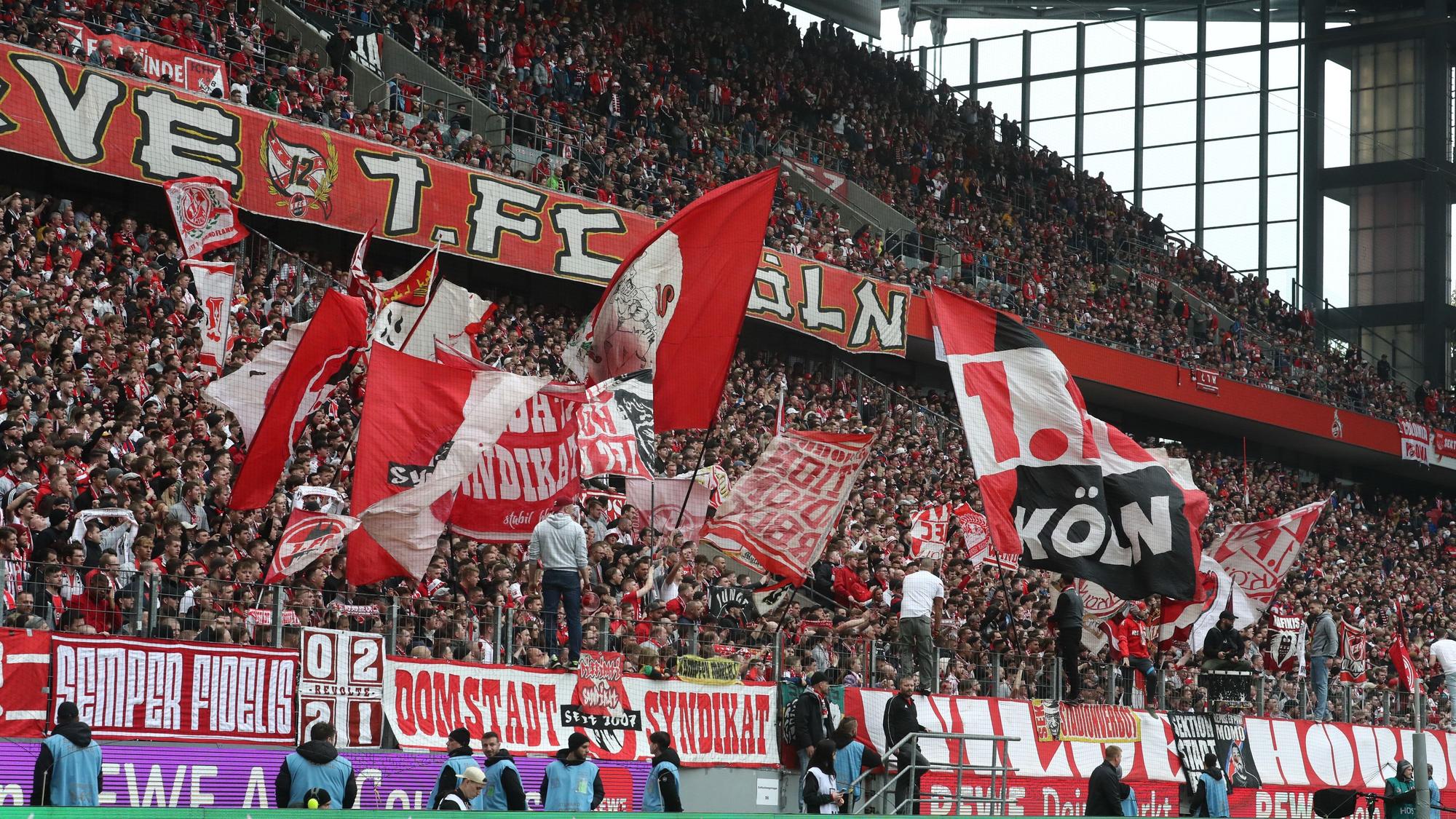 1.FC Köln vs. SC Freiburg, 30. Spieltag, 29.04.2023, 15.30 Uhr, Fans Südtribüne (1. FC Köln), Bild: Herbert Bucco