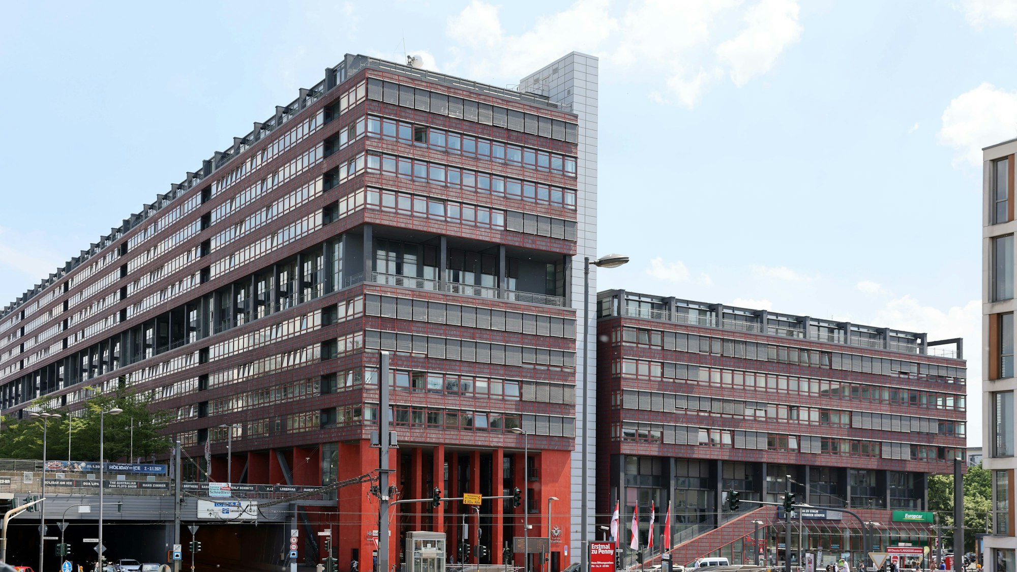 Für das Stadthaus in Deutz – hier der Westteil – sollte die Stadt laut Ratsbeschluss von 1995 ein Vorkaufsrecht sichern.