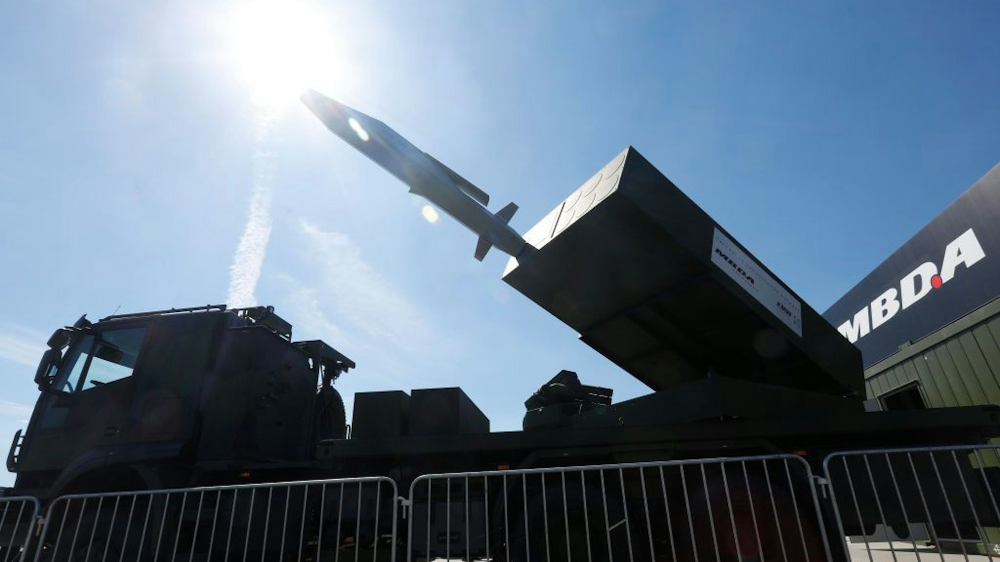 Ein Waffensystem des Herstellers MBDA bei einer Militärmesse in Berlin. Der Hersteller produziert auch die „Storm Shadow“-Marschflugkörper, die nun die Ukraine erhält.