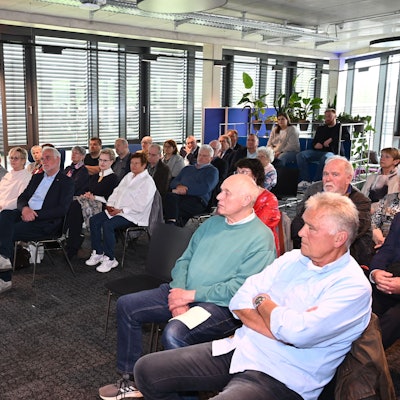 NRW-Innenminister Reul bei Innovation Hub.