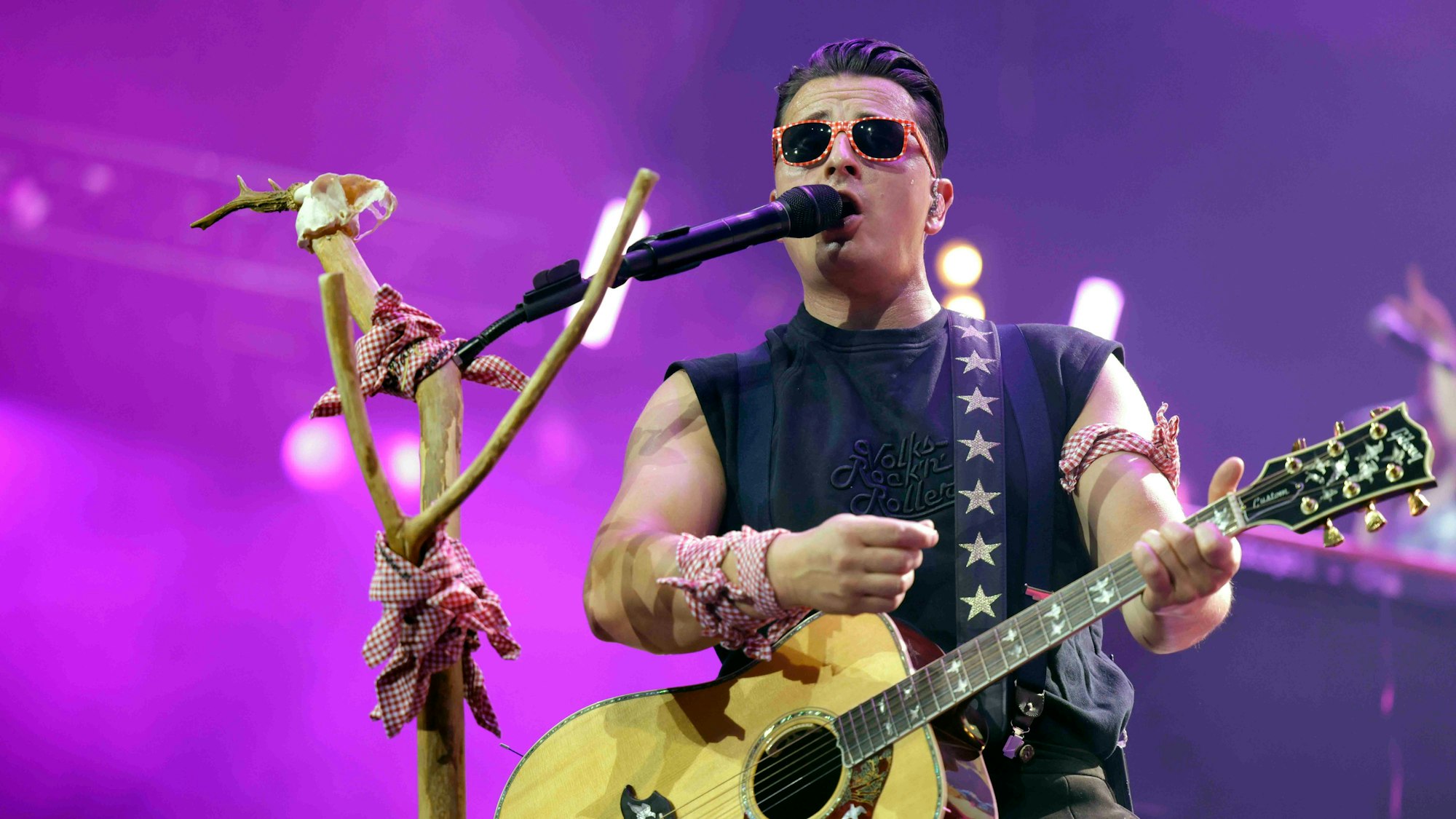 Andreas Gabalier (* 21. November 1984 in Graz, Österreichischer Sänger aus dem Genre der Volkstümlichen Musik) 
"Dirndl-Wahnsinn-Hulapalu!"-Tour
am 11. Mai 2023
in der Lanxess Arena, Deutz-Kalker Straße 1, 50679 Köln