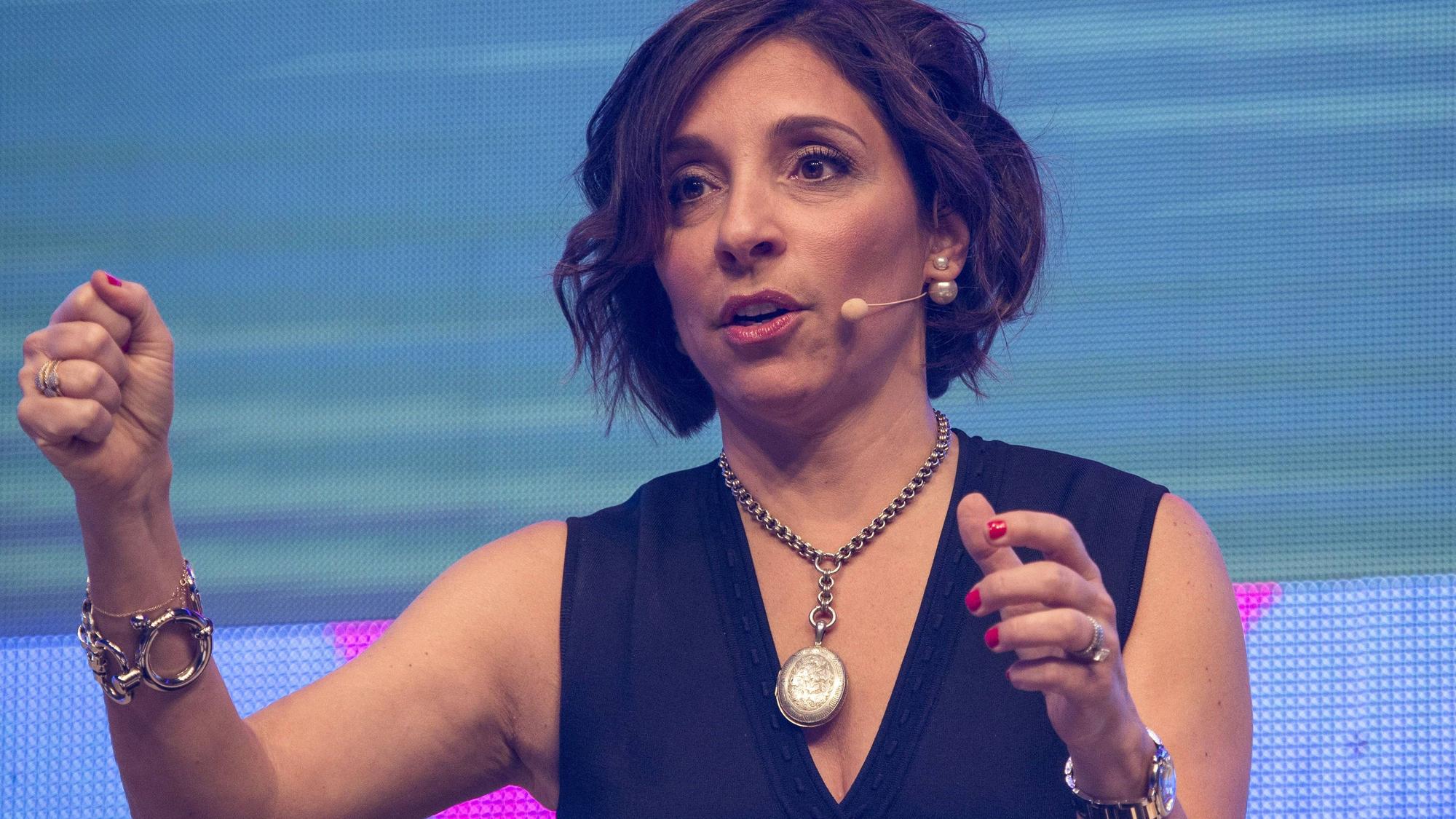 Linda Yaccarino auf der Bühne der Congress Hall der dmexco 2016, Fachmesse für Marketing und Werbung in Köln (Archivbild)