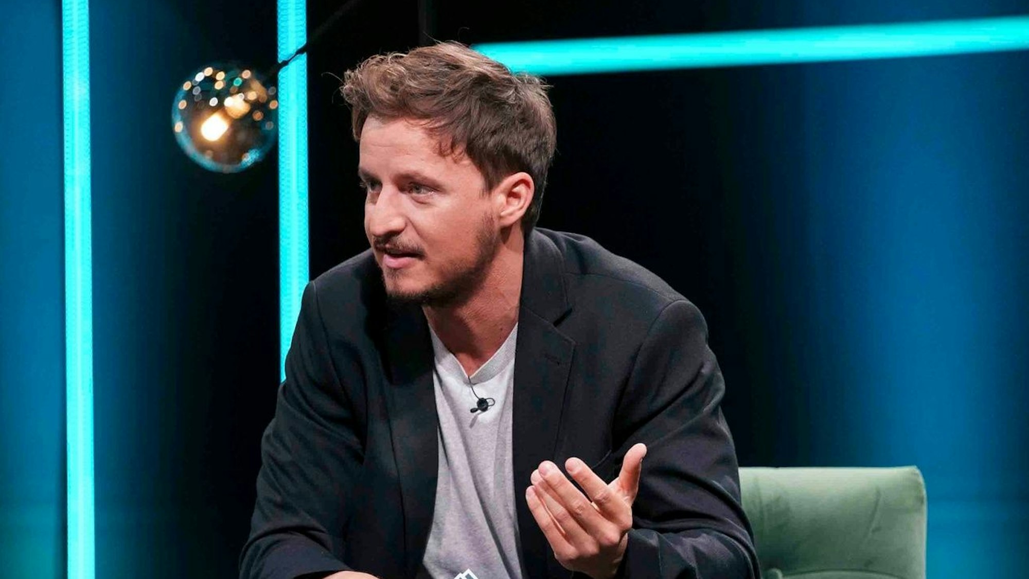 Tommi Schmitt ist Gastgeber der ZDFneo-Show „Studio Schmitt“.