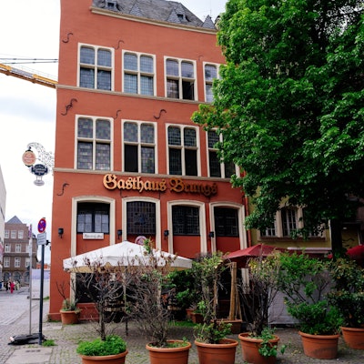 Das Gebäude des Weinhaus Brungs in der Kölner Altstadt.