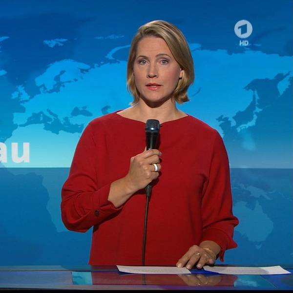 Nachrichtensprecherin Judith Rakers lackiert sich oft ihre Fingernägel.