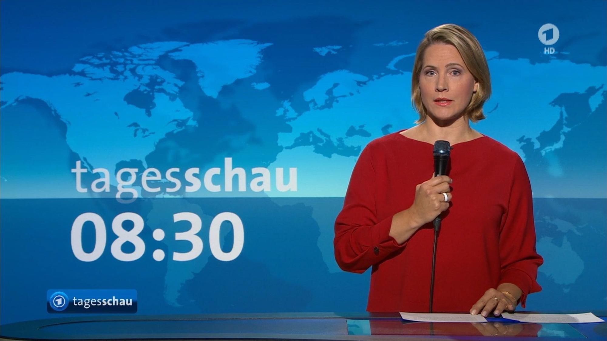 Nachrichtensprecherin Judith Rakers lackiert sich oft ihre Fingernägel.