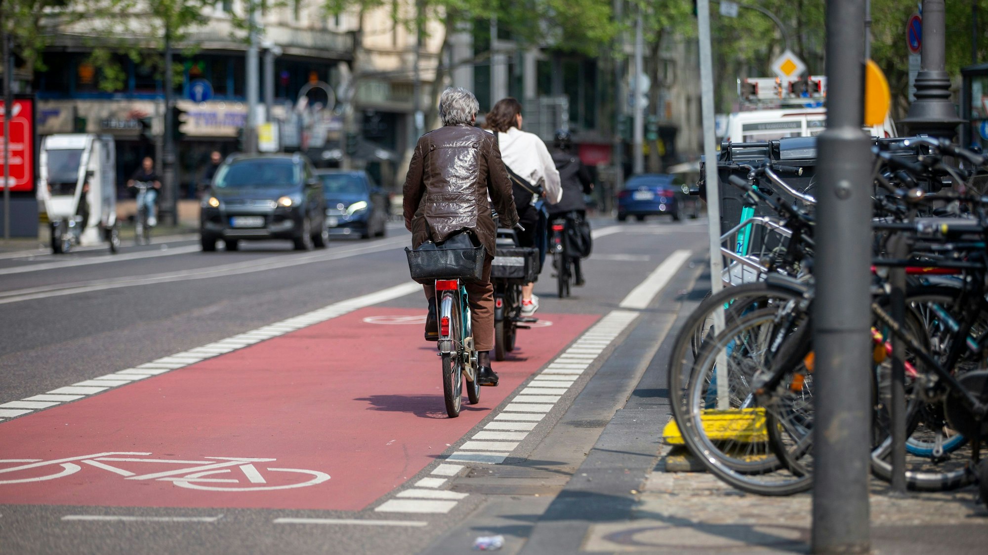250 Meter Radstreifen, die ein Meilenstein sind. Am Rudolfplatz wurde eine Lücke im Projekt Ringfrei geschlossen.