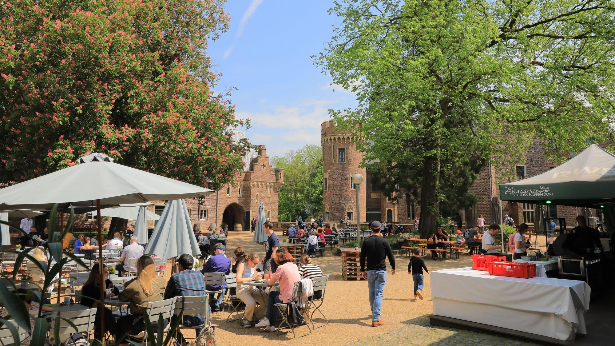 Biergarten Café Schloss Paffendorf