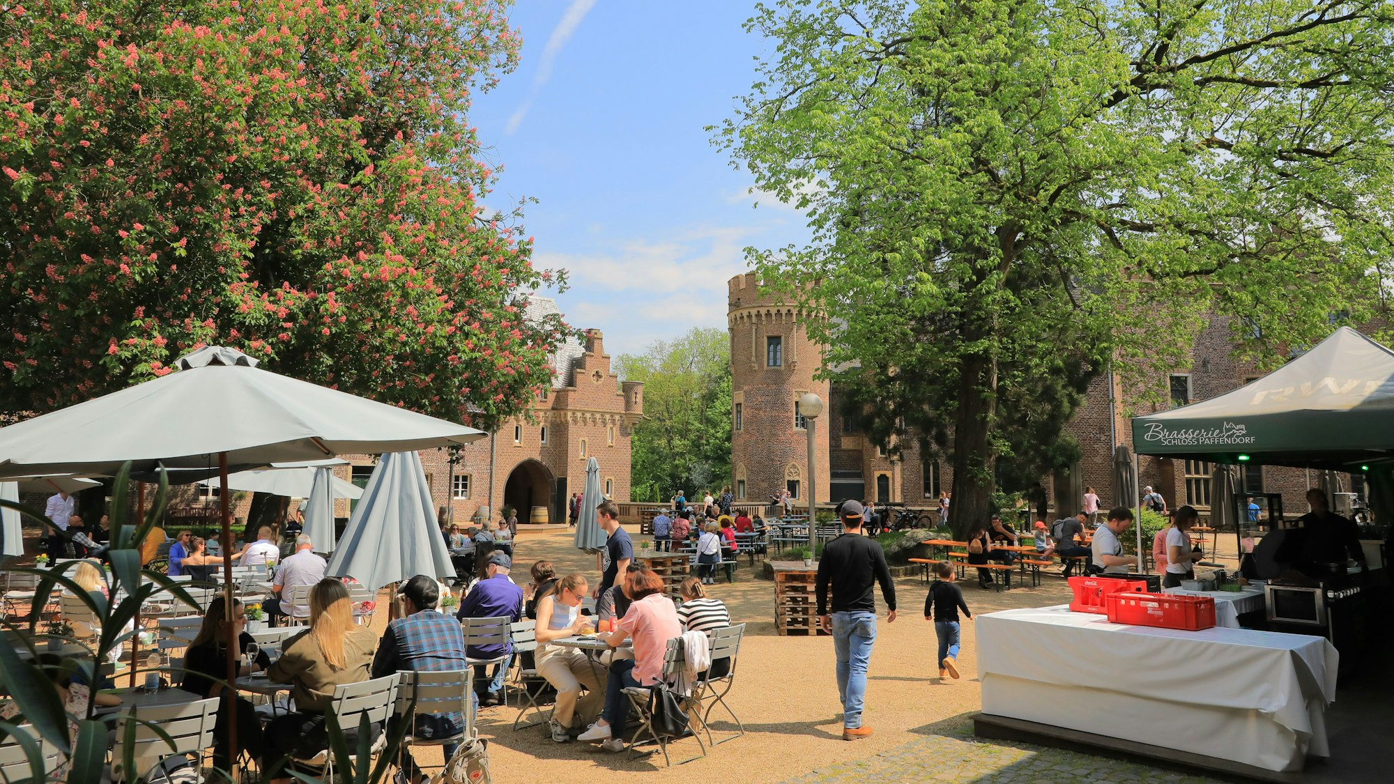 Biergarten Café Schloss Paffendorf