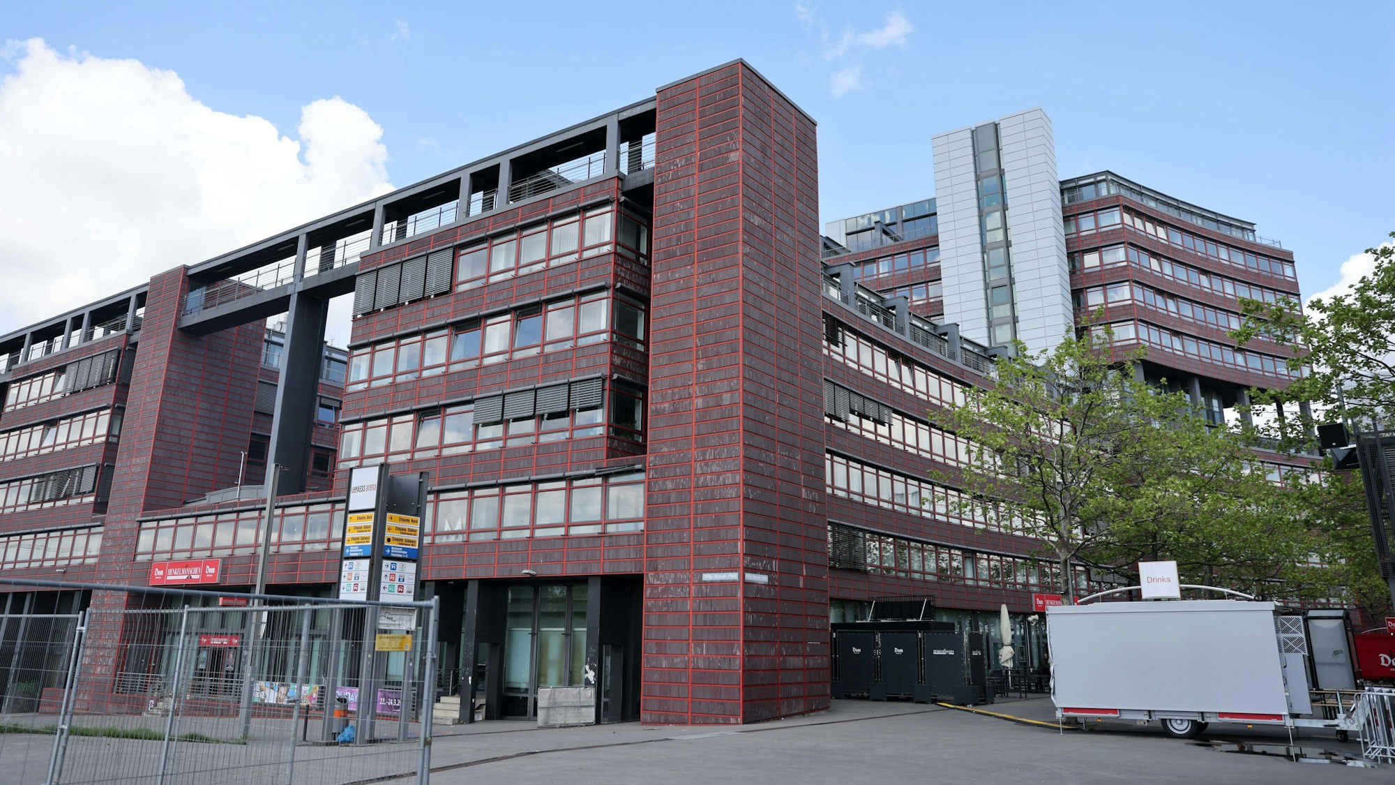 Das Stadthaus an der Lanxess-Arena in Köln-Deutz.