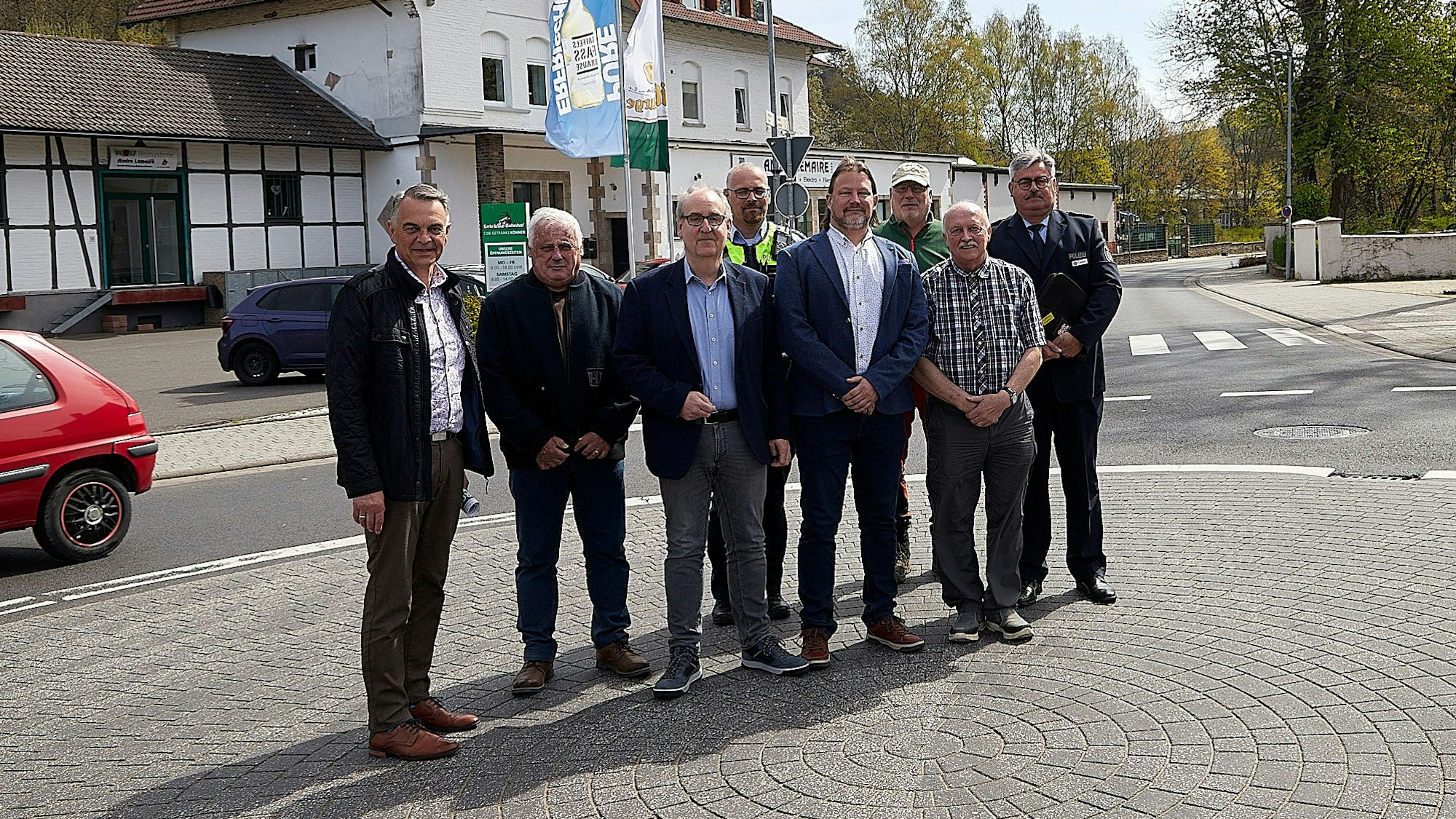 Die Organisatoren: Rudolf Westerburg (v.l.), Christian Lebeau, Wilfried Knips, Volker Braun, Thierry Alken, Arnd van Koll, Ignaz Halmes und Tido Janssen.