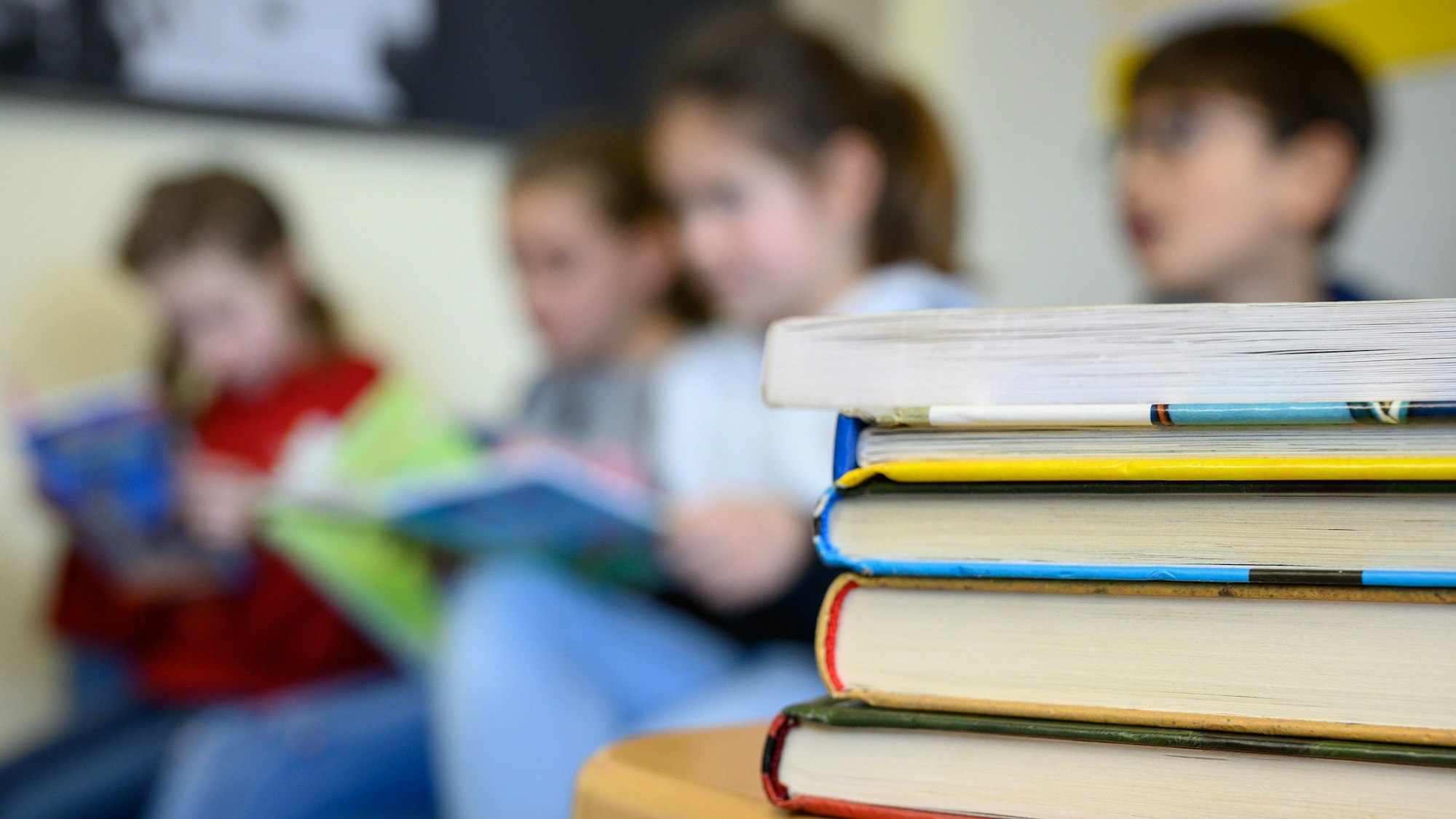 Jeder vierte Viertklässler in Deutschland kann einer Studie zufolge nicht richtig lesen.
