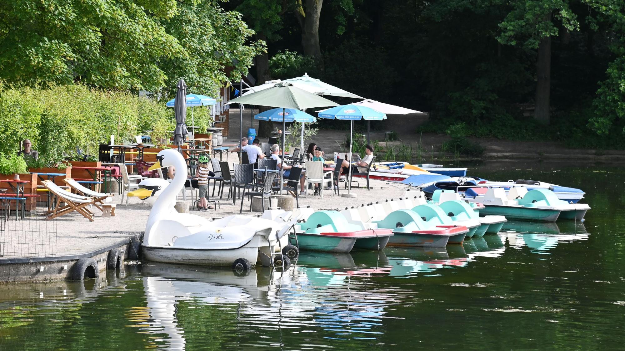 Der Tretbootanleger am Kalscheurer Weiher.