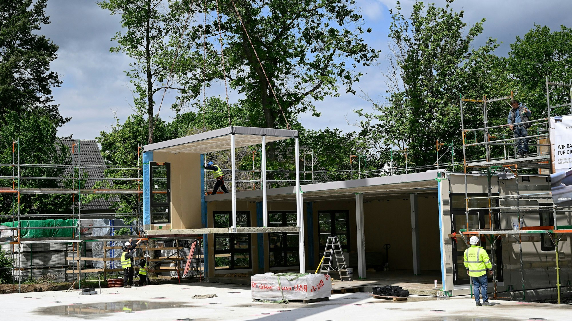 Baustelle an der Sofortschule Refrath.