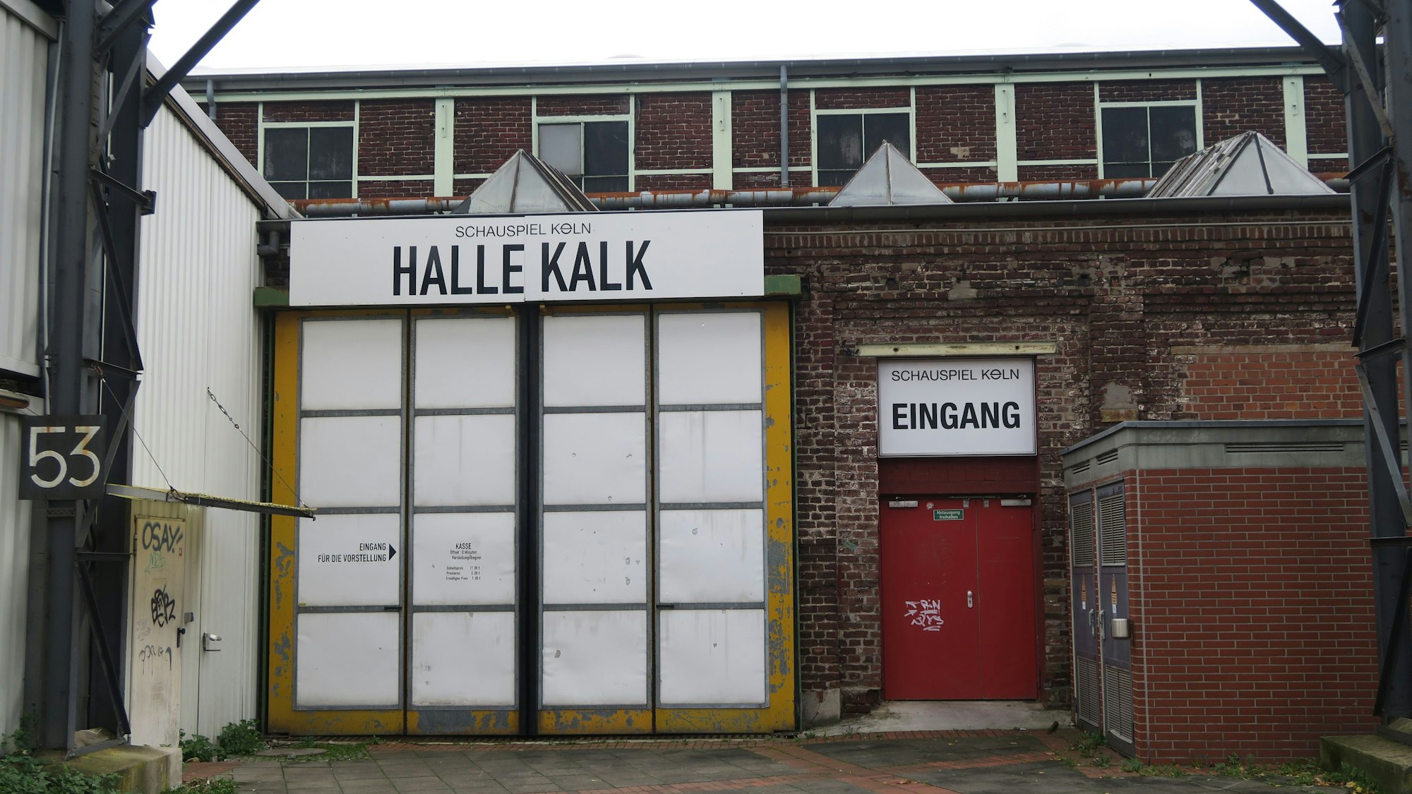 Früherer Eingang zu den Bühnen des Schauspiels Köln am Ottmar-Pohl-Platz.
