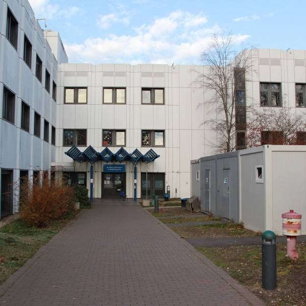 Es ist die Zentrale Unterbringung für Flüchtlinge in Sankt Augustin zu sehen.