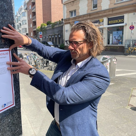 Der Kölner Kriminalhauptkommissar Dirk Bachem sucht den Täter.