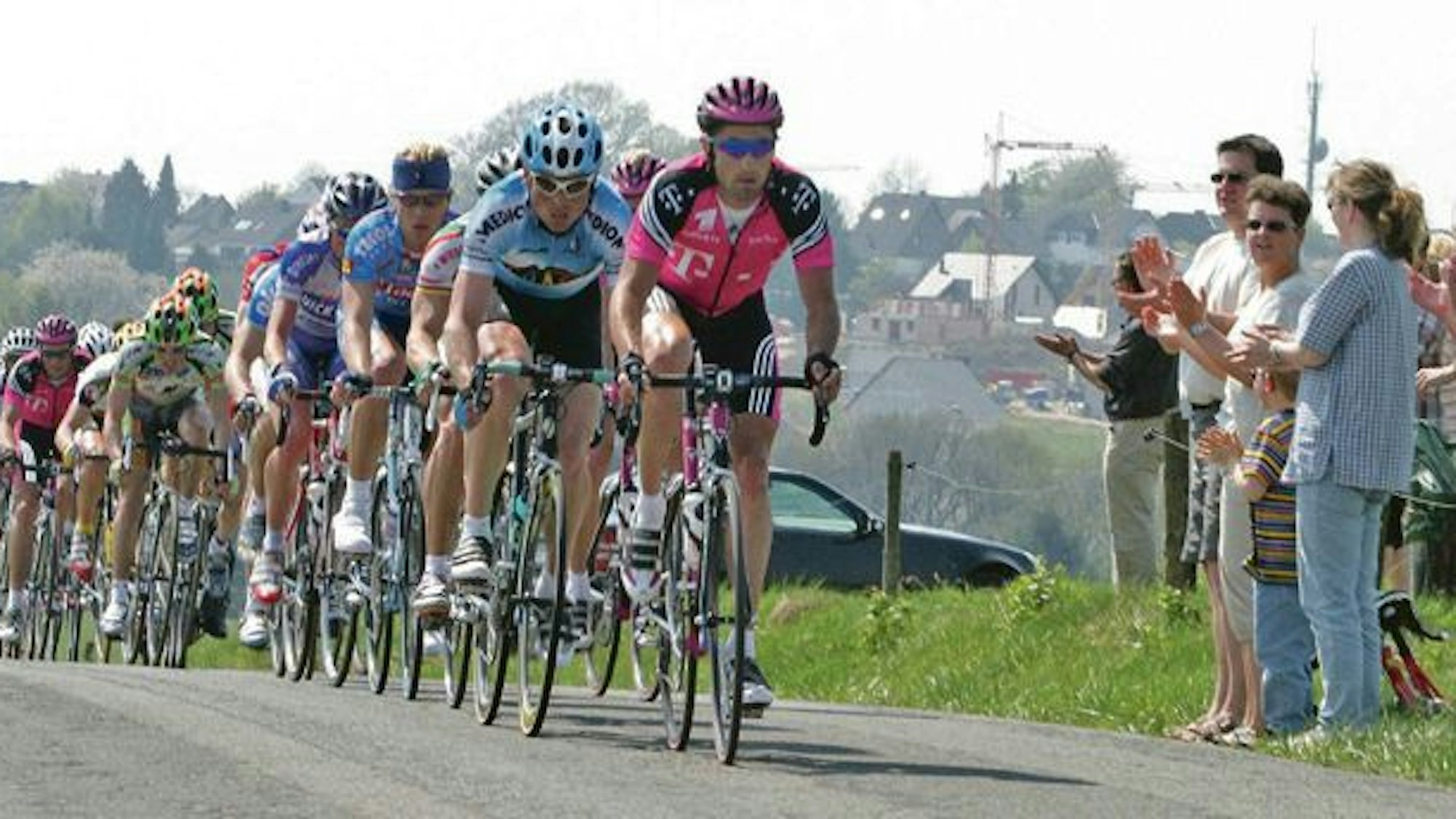 Das Foto zeigt das Elitefeld bei Overath-Heiligenhaus.