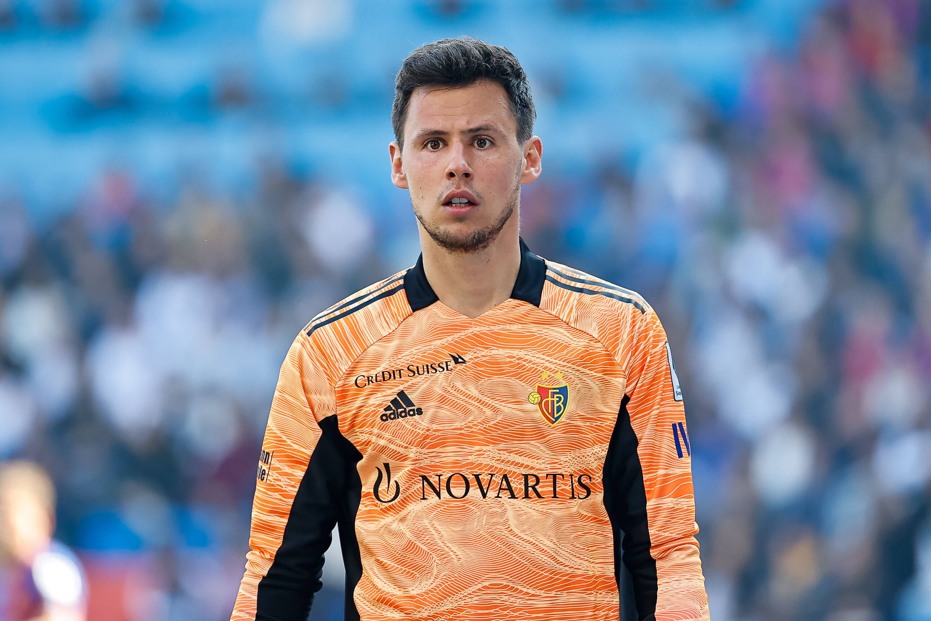Der Nationaltorwart Österreichs, Heinz Lindner, in einem orangen Trikot.