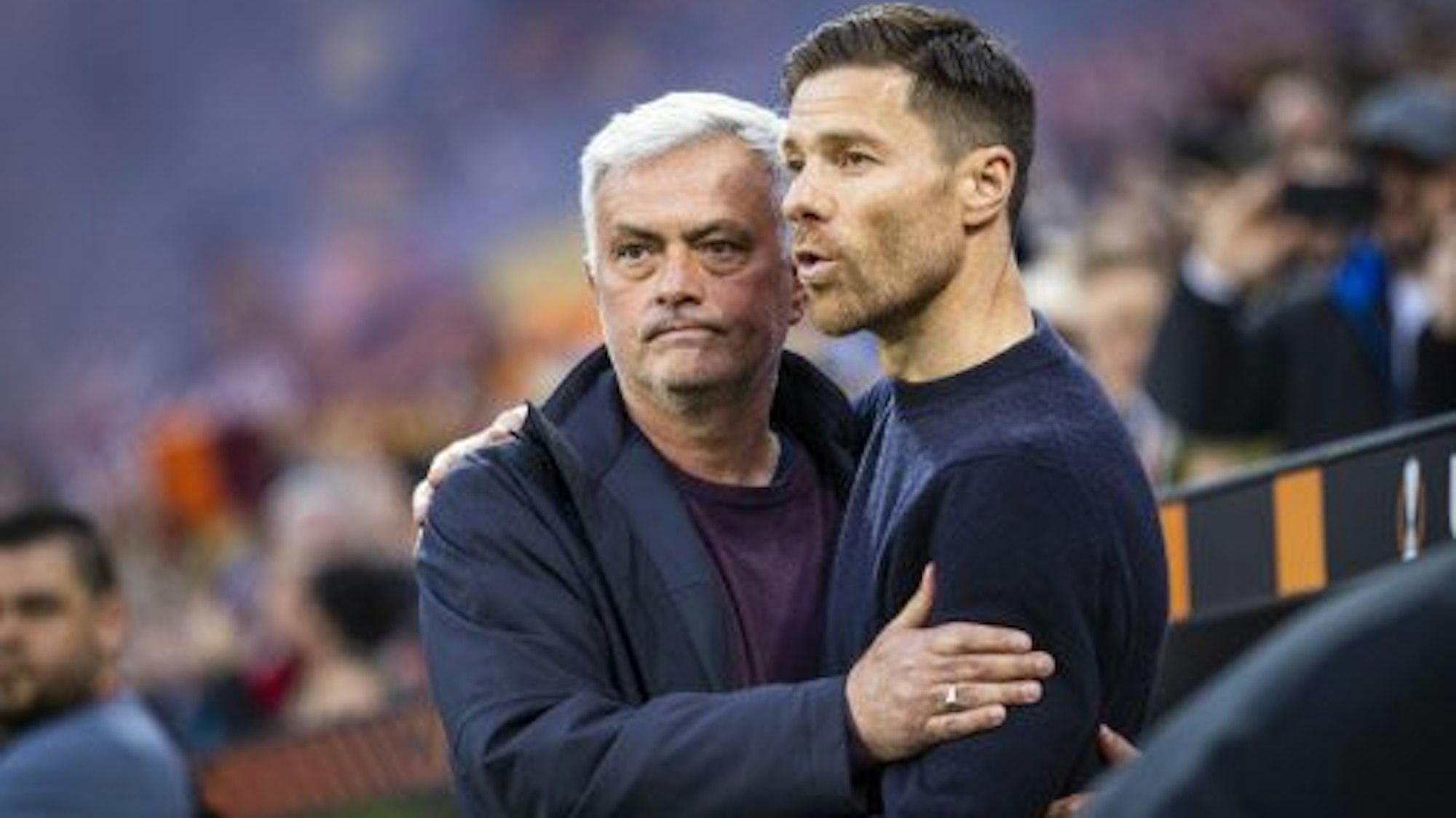 Xabi Alonso und Jose Mourinho nach dem Spiel.