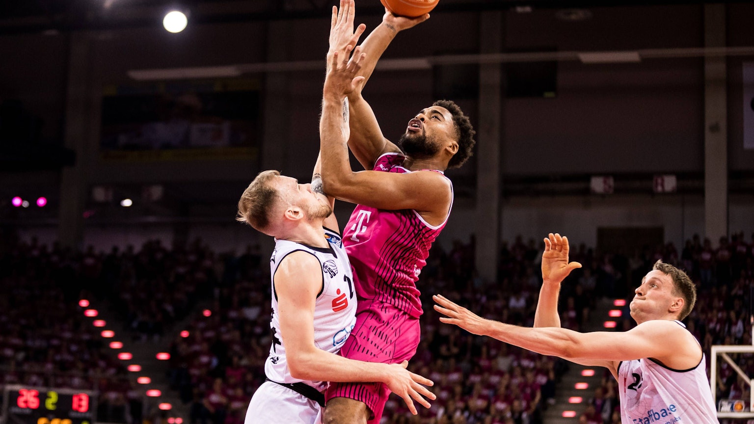 Javontae Hawkins Telekom Baskets Bonn,