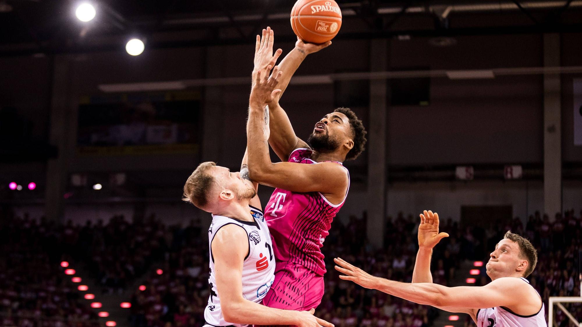 Javontae Hawkins Telekom Baskets Bonn,