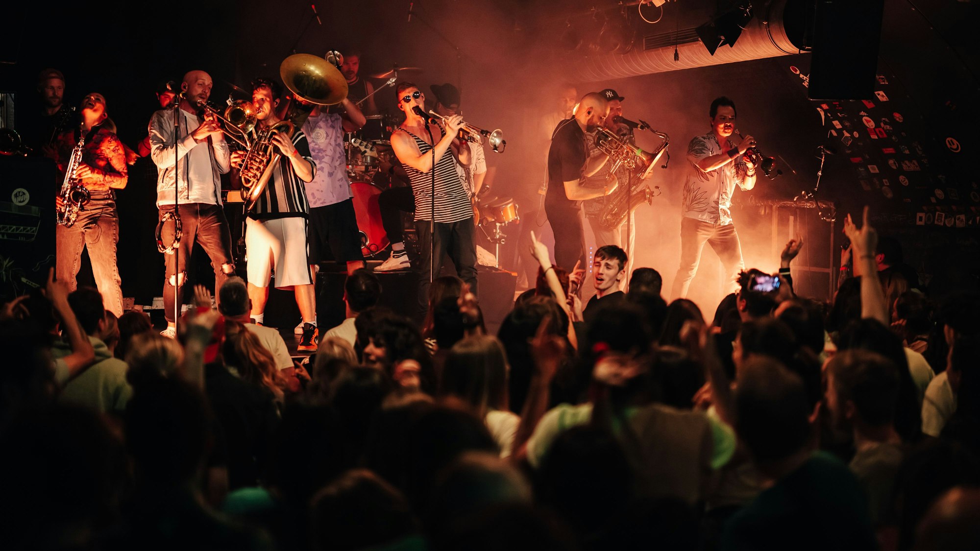 Zum 13. Geburtstag des Club Bahnhofs Ehrenfeld, trat Querbeat in der Veranstaltungsstätte auf.