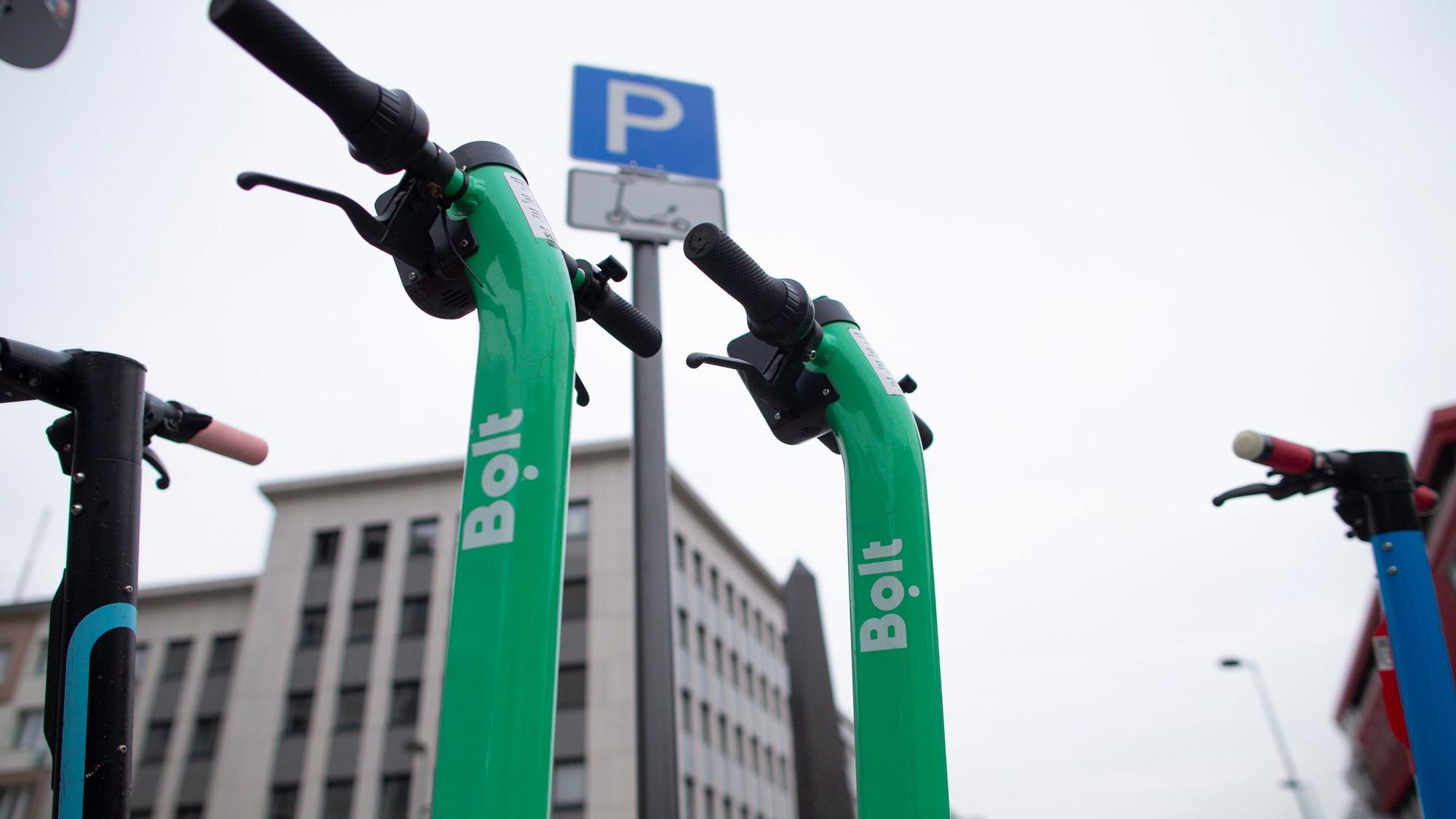Der Parkraum für E-Scooter ist schon mal geordnet. Ansonsten sieht es mau aus für den „Masterplan Parken“.