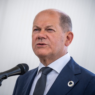 Bundeskanzler Olaf Scholz (SPD) spricht bei einem Pressestatement vor Abschluss des G7-Gipfel.