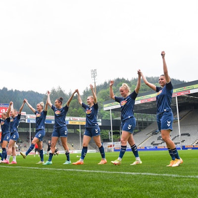 Fussball FLYERALARM Frauen-Bundesliga 21. Spieltag - 22/23 - SC Freiburg vs. 1. FC Koeln - 21-05-2023 Die 1. FC Koeln Frauen bedankten sich bei den mitgereisten Fans. /// Fussball FLYERALARM Frauen-Bundesliga: SC Freiburg vs. 1. FC Koeln am Sonntag, den 21. Mai 2023 im Dreisamstadion in Freiburg im Breisgau DFL REGULATIONS PROHIBIT ANY USE OF PHOTOGRAPHS AS IMAGE SEQUENCES AND/OR QUASI-VIDEO. *** Football FLYERALARM Womens Bundesliga 21 Matchday 22 23 SC Freiburg vs 1 FC Koeln 21 05 2023 The 1 FC Koeln women thanked the traveling fans Football FLYERALARM Womens Bundesliga SC Freiburg vs 1 FC Koeln on Sunday, May 21, 2023 at the Dreisamstadion in Freiburg im Breisgau DFL REGULATIONS PROHIBIT ANY USE OF PHOTOGRAPHS AS IMAGE SEQUENCES AND OR QUASI VIDEO Copyright: xBEAUTIFULxSPORTS/GerdxGruendlx