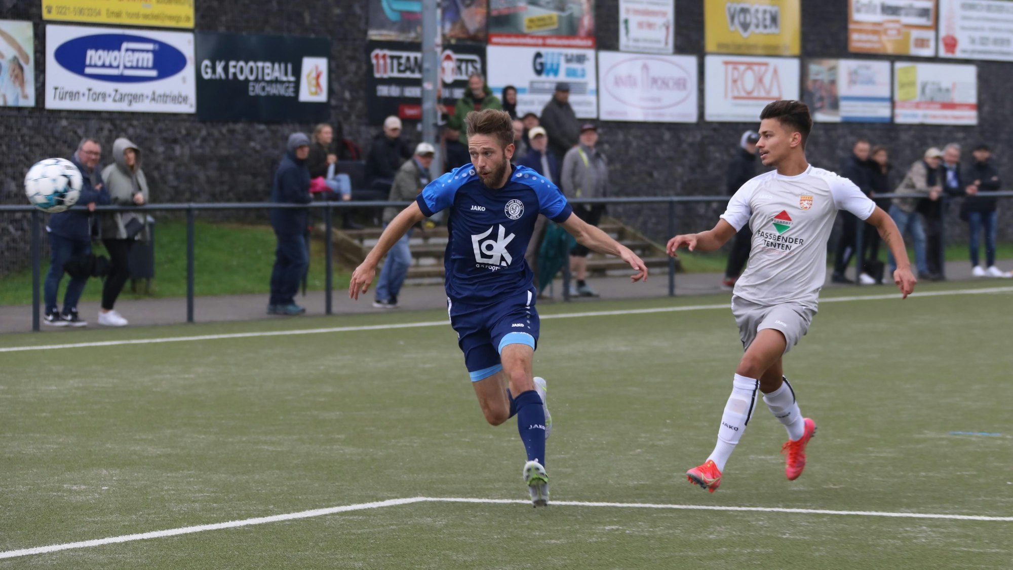 FC Pesch - VfL Alfter
FussballMittelrhein Liga
Köln Deutschland
29.08.2021
Links: Marcel Dawidowski (FC Pesch)
Rechts: Fabio Ruan Ferreira-Böcker (Alfter)
Copyright
Eduard Bopp Sportfotografie
mail@fotobopp.de