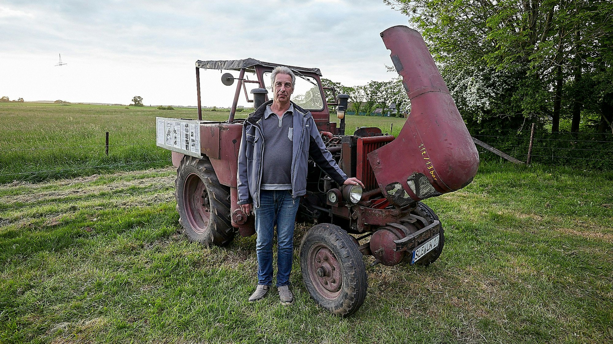 Der Krekeler Karl Rupp nahm mit einem Oldtimer-Traktor an dem Treffen teil.
