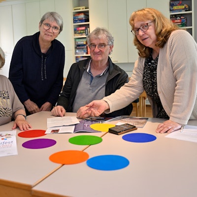Irmgard Kargl, Christa Küppers, Willi Broich und Birgit Oberkötter aus dem Kernteam des Fluchtpunkts Kürten