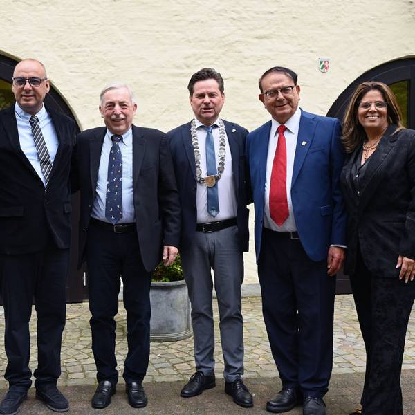 ds Bielstein Burghaus Jubilaeum Festakt 30 Jahre Staedtepartnerschaft Wiehl Jokneam Die Namen hat eis