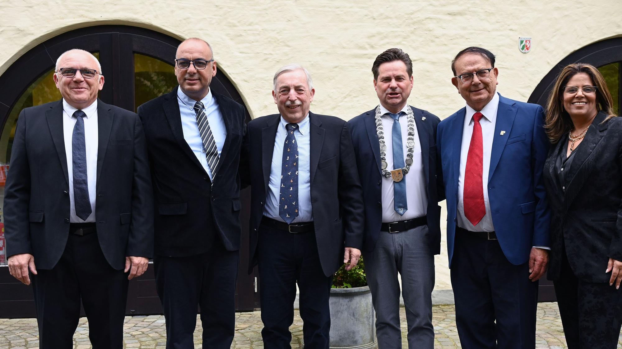 ds Bielstein Burghaus Jubilaeum Festakt 30 Jahre Staedtepartnerschaft Wiehl Jokneam Die Namen hat eis