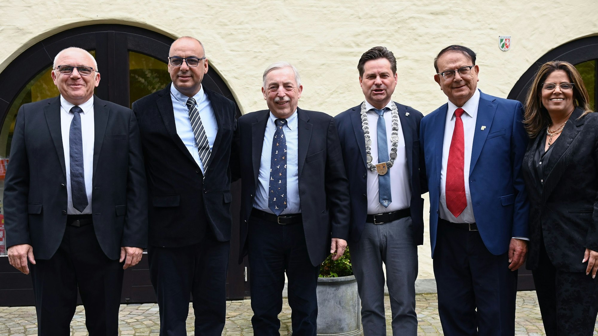 ds Bielstein Burghaus Jubilaeum Festakt 30 Jahre Staedtepartnerschaft Wiehl Jokneam Die Namen hat eis