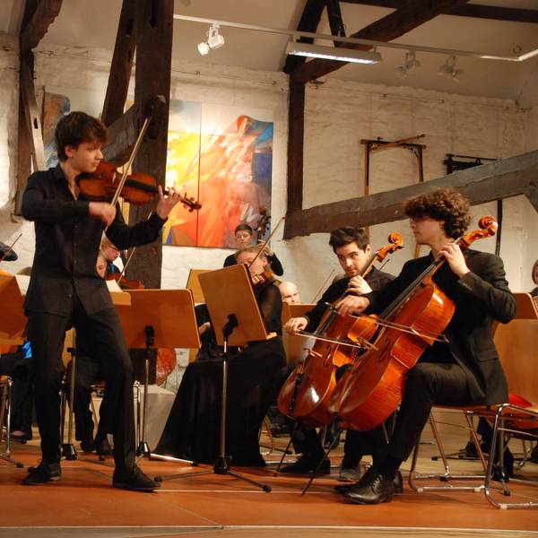 In der Langendorfer Remise gaben die jungen Musiker der Deutschen Streicherphilharmonie und der 18-jährige Geiger Jeremias Pestalozzi ihre Visitenkarte ab.