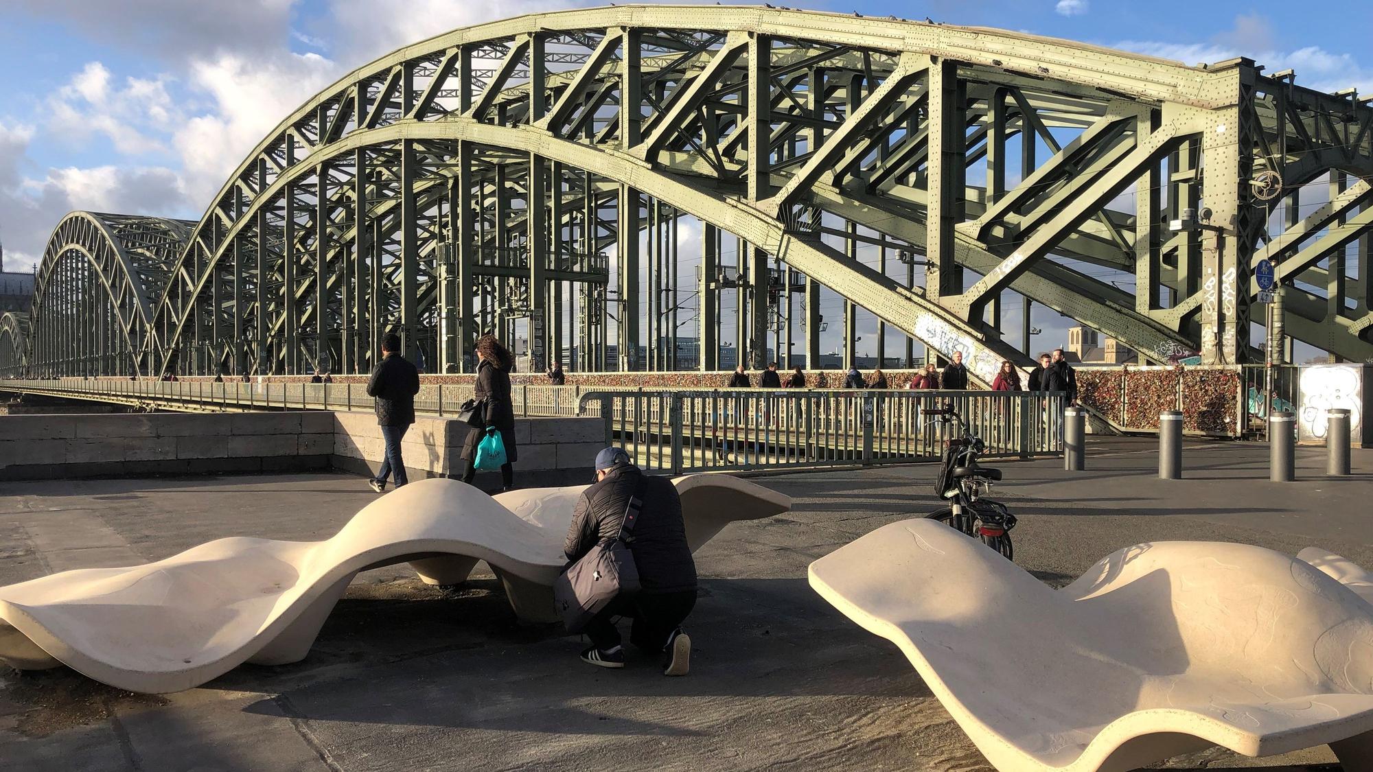 Die Hohenzollernbrücke war eine halbe Stunde lang gesperrt.