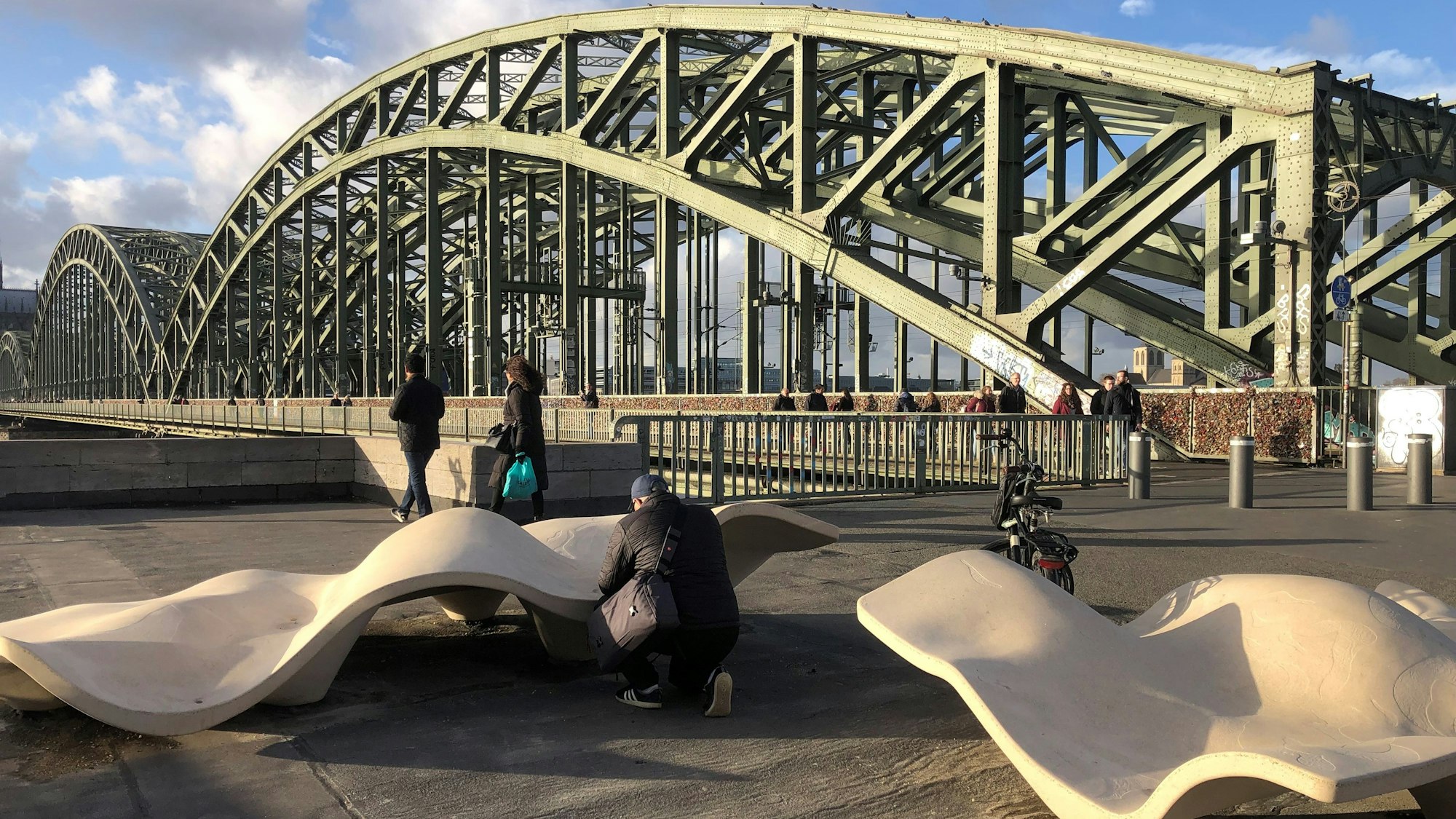 Die Hohenzollernbrücke war eine halbe Stunde lang gesperrt.