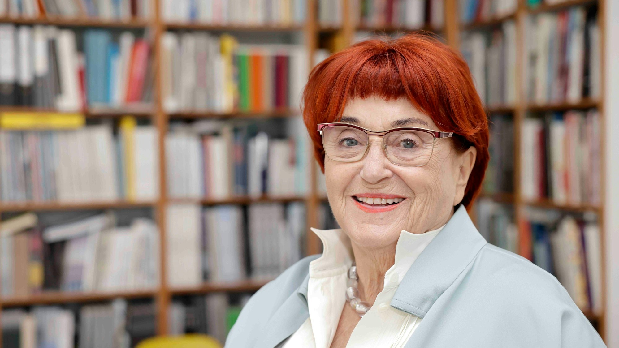 Valie Export stellt im Museum Ludwig ihr neues Buch vor.